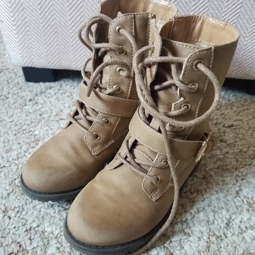 Girl boots